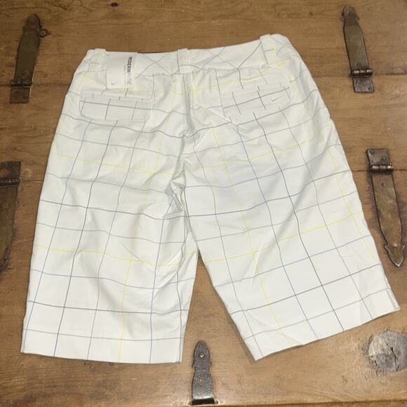 Woman’s Nike Dri-Fit Golf Bermuda Shorts White w/blue & yellow stripes Size 6 - Picture 2 of 11
